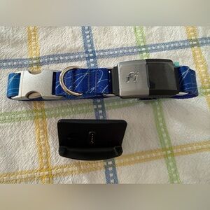 Fi Series 2 GPS Blue Dog Colar and Charing Stand